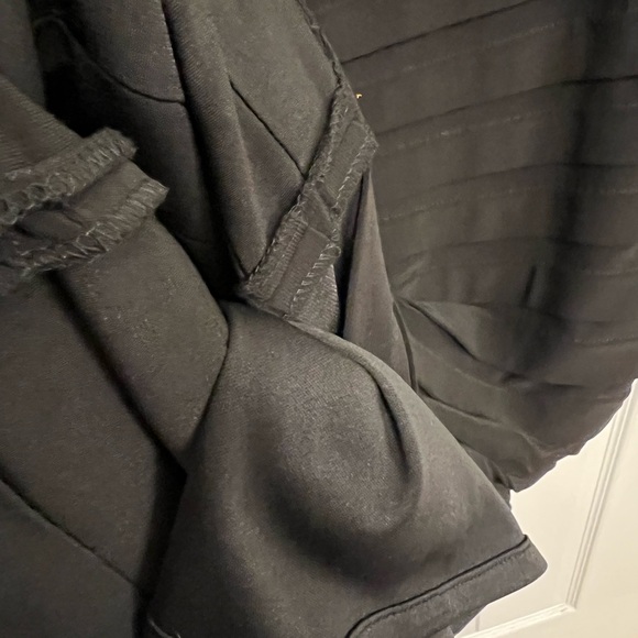 Adrianna Papell Special occasion Dresss. Size 10 black, very figure flattering - Picture 3 of 5